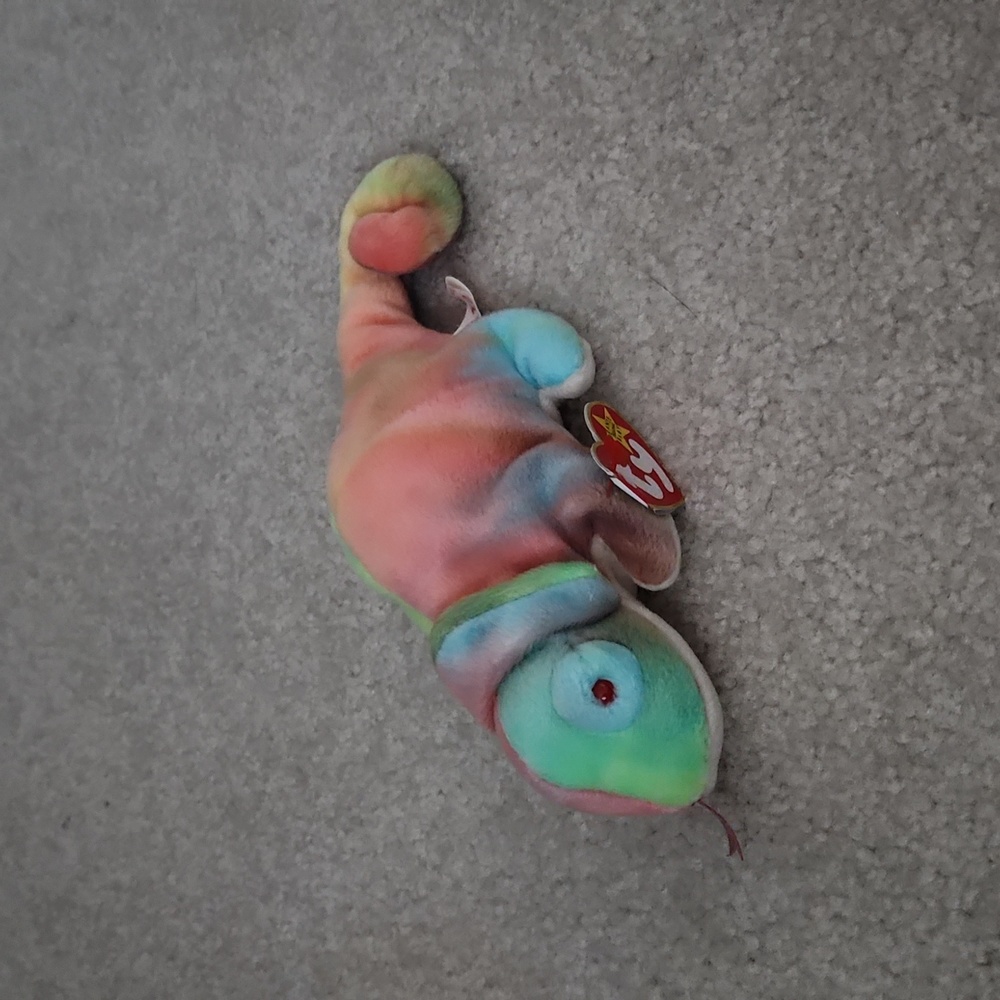 Rainbow the beanie baby
